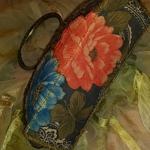 Nice frabic  beaded. bag - Picture 6 of 6